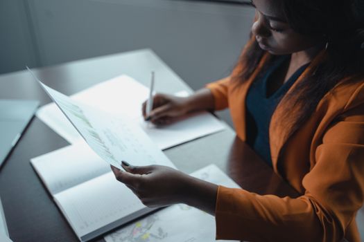 Guide to Setting Realistic Goals for Your Second Career Success